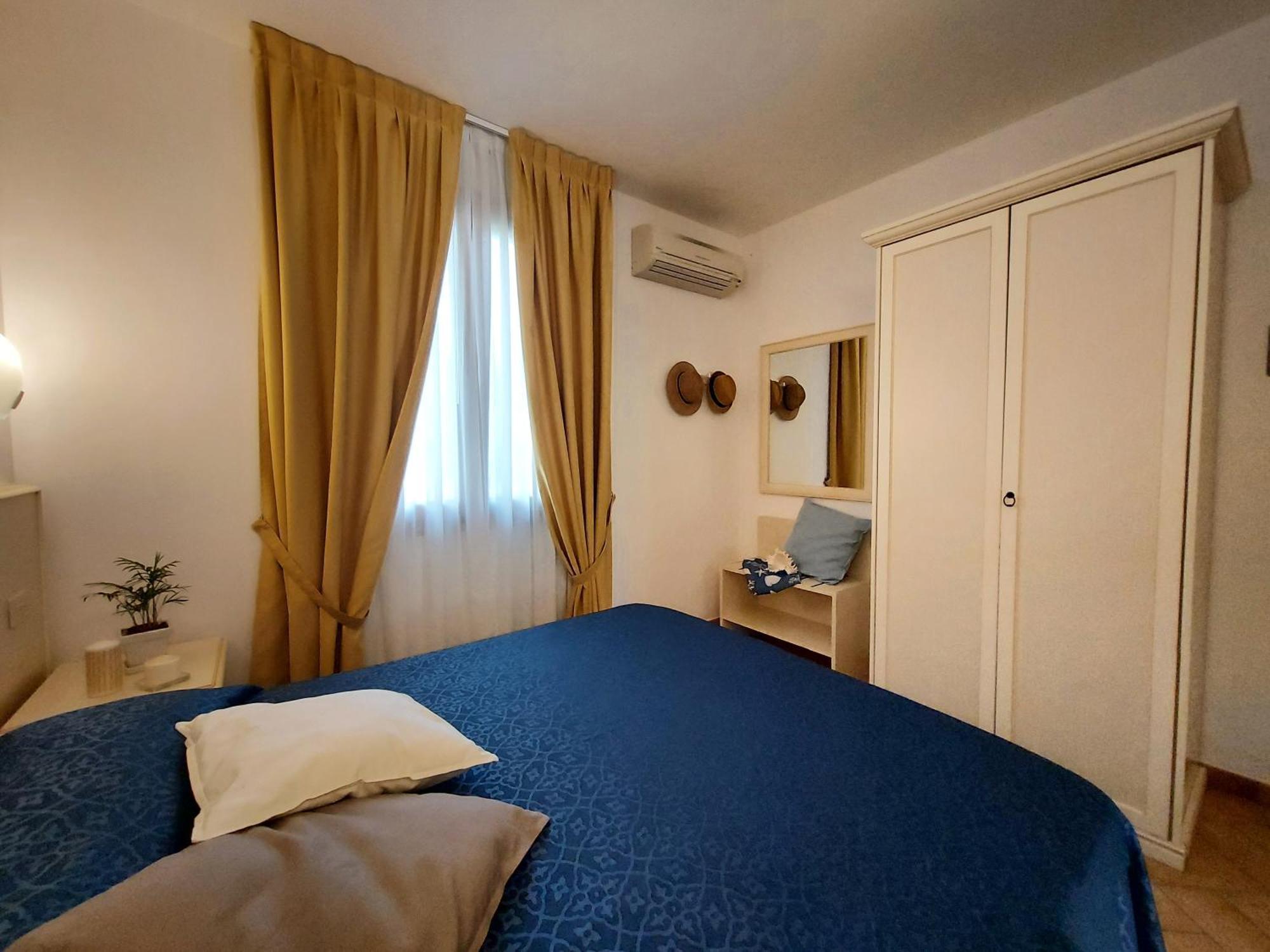 Lido Azzurro Residence Rta Capoliveri  Oda fotoğraf
