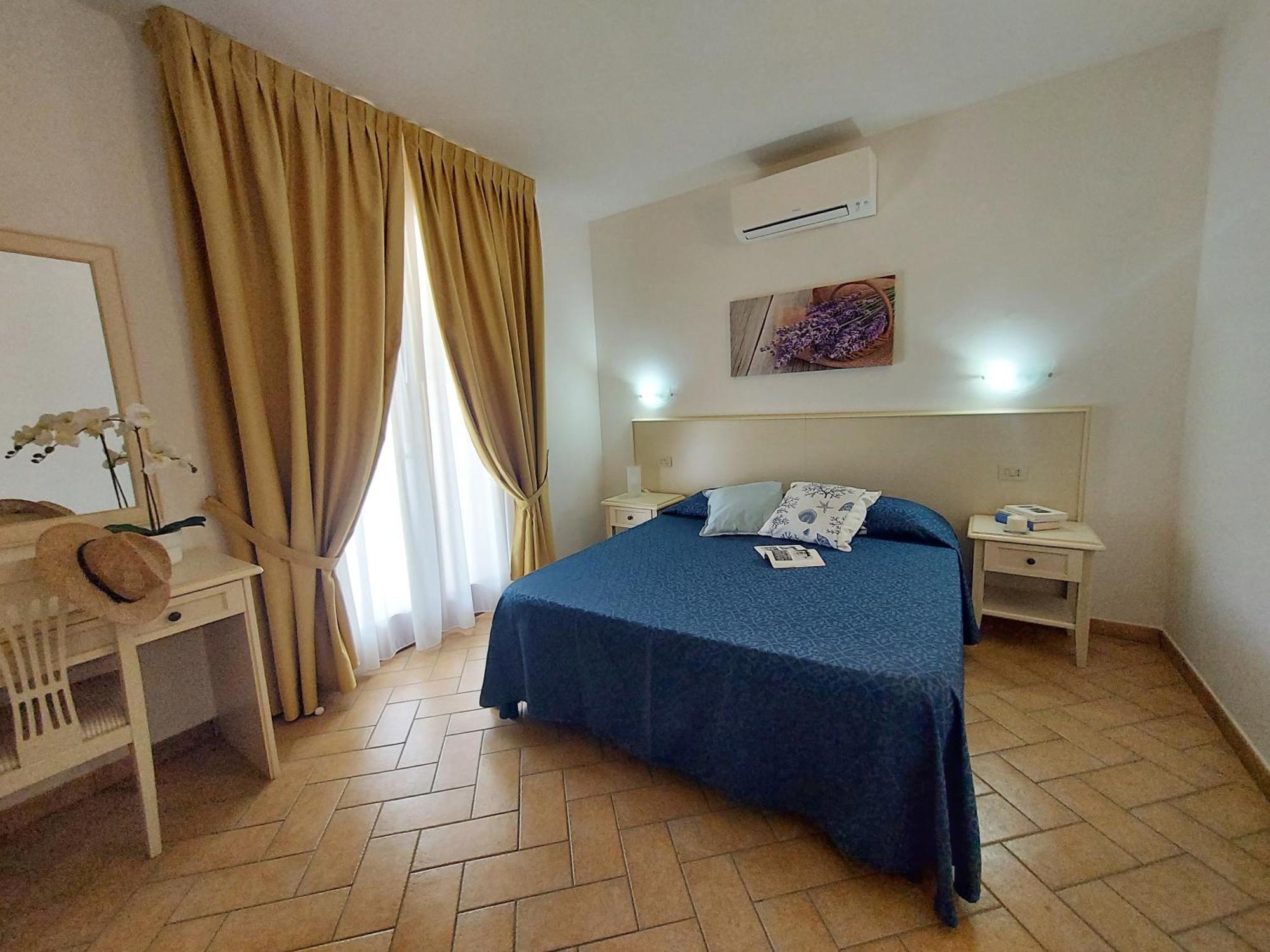 Lido Azzurro Residence Rta Capoliveri  Oda fotoğraf