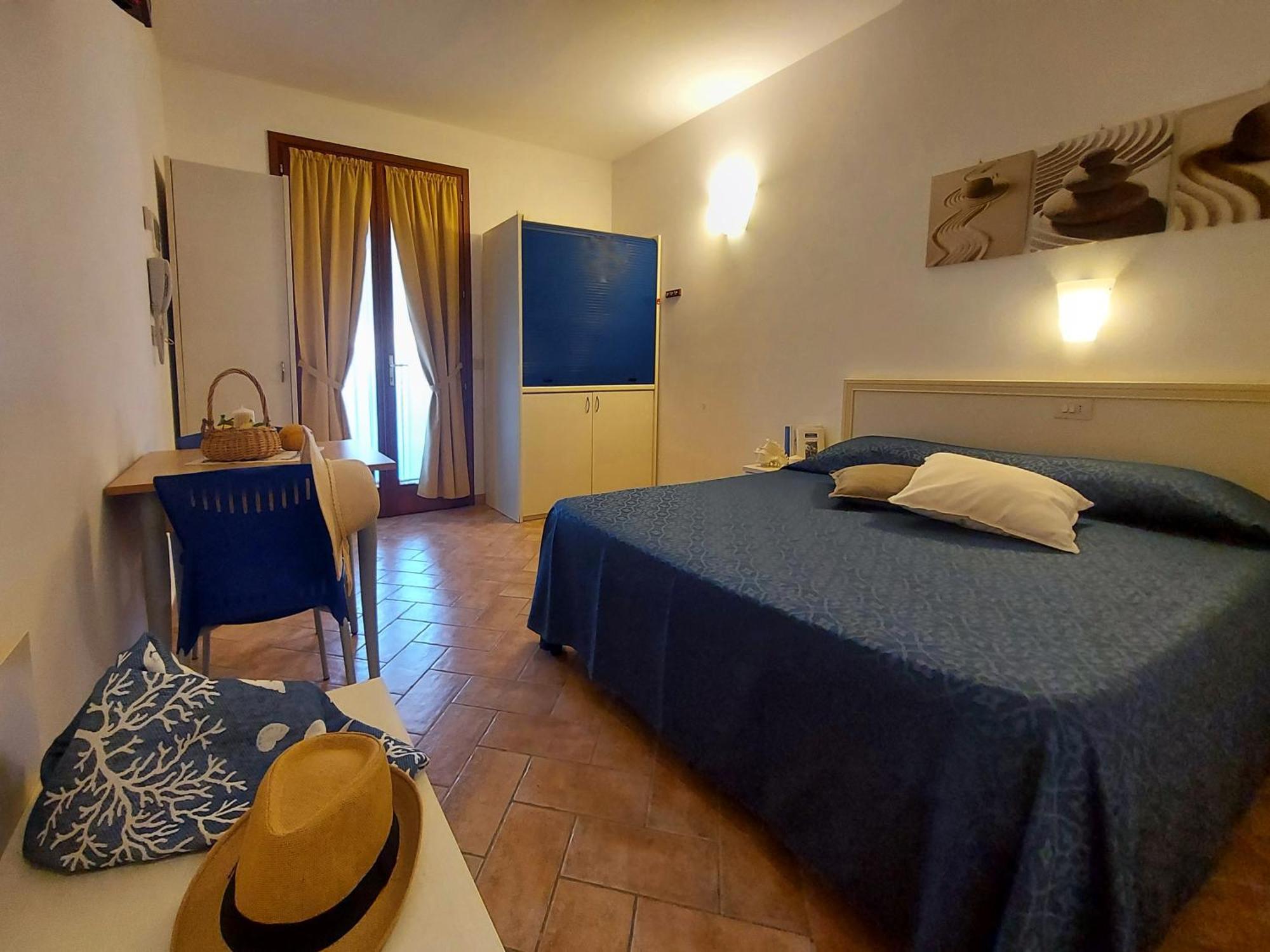 Lido Azzurro Residence Rta Capoliveri  Oda fotoğraf