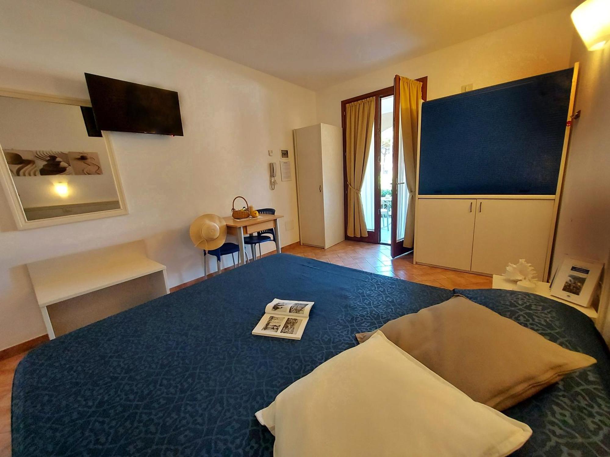 Lido Azzurro Residence Rta Capoliveri  Oda fotoğraf
